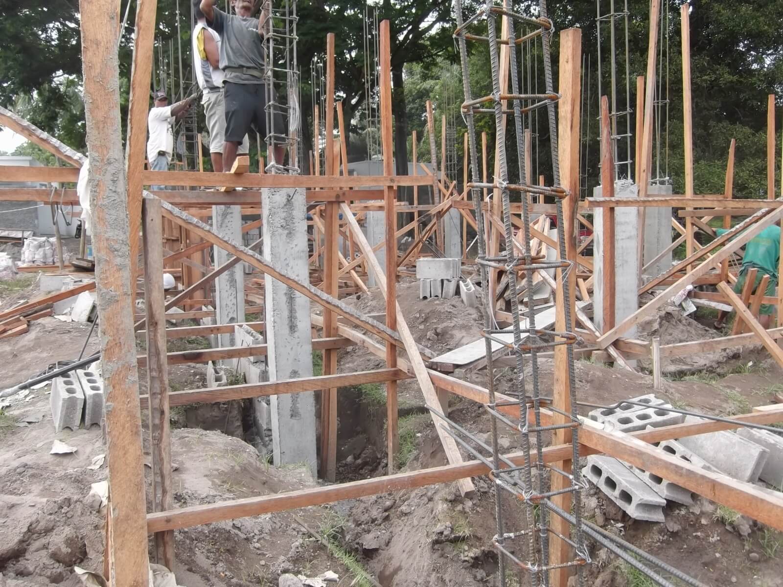 BUILDING OUR REINFORCED CONCRETE COLUMNS