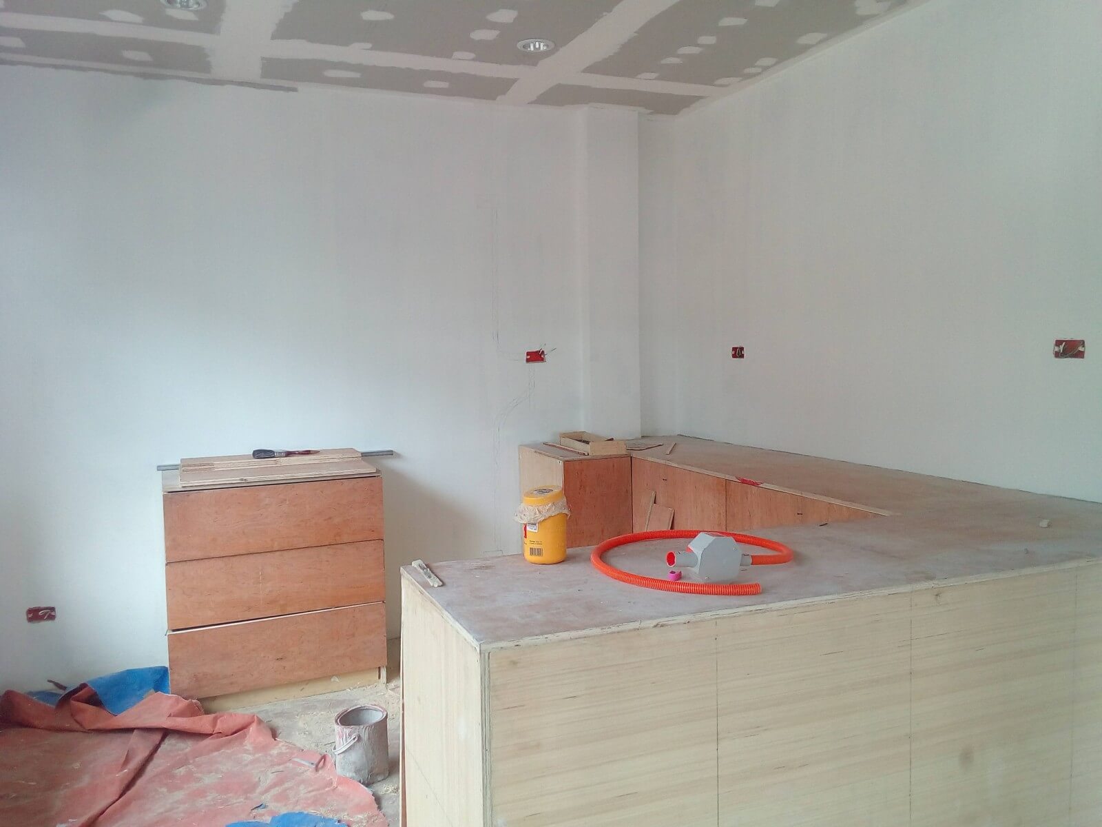 CABINETS AND TILING